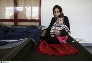 Σε θολό τοπίο η μεταφορά των μεταναστών στο γήπεδο του χόκεϊ