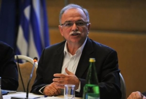 Παπαδημούλης: «Επενδύσεις ναι, Μπανανία όχι»