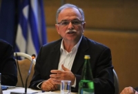 Παπαδημούλης: «Επενδύσεις ναι, Μπανανία όχι»