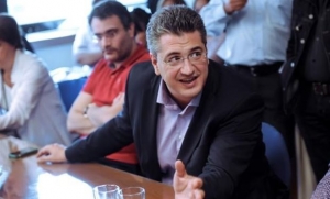 Τζιτζικώστας: Το μνημόνιο καταστρέφει οικογένειες και επιχειρήσεις