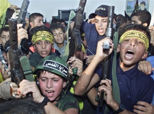 ΟΗΕ: Τετρακόσια παιδιά ως επτά ετών στρατολόγησαν σε 3 μήνες οι τζιχαντιστές