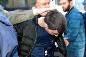 Οι σταγόνες αίματος της Άννυς δείχνουν δολοφονία και διαψεύδουν τον παιδοκτόνο