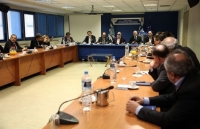 Σύσκεψη για συντονισμό αεροπορικών - ακτοπλοϊκών συγκοινωνιών στα νησιά