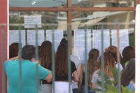 Υπουργείο Παιδείας: Φταίνε οι διευθυντές για τα λάθος απολυτήρια