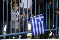 Εξηγήσεις για τα κάγκελα στην παρέλαση της Θεσσαλονίκης ζητά ο Τόσκας