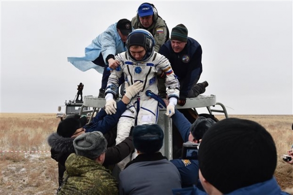 Στη Γη, μετά από έναν χρόνο, τρεις αστροναύτες του ISS