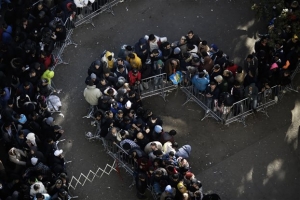 Βαυαροί σύμμαχοι κατά Μέρκελ: Θα στείλουμε τους πρόσφυγες στο... Ράιχσταγκ