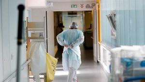 ΕΝΙΘ: Οι μετακινήσεις ιατρών από τα νοσοκομεία της Θεσσαλονίκης στην περιφέρεια θέτουν σε κίνδυνο τους ασθενείς