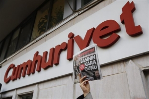 Ολοκληρωτικό πλήγμα για τον Τύπο στην Τουρκία