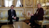 Γαλλία – Δημοσκόπηση: Ο Μακρόν κερδίζει τη Λεπέν και παραμένει στη προεδρία