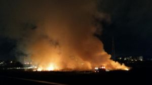 Μεγάλη πυρκαγιά σε οικόπεδο στον Εύοσμο Θεσσαλονίκης