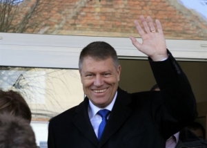 Δεξιός, ευρωπαϊστής και τζέντλεμαν ο νέος πρόεδρος της Ρουμανίας