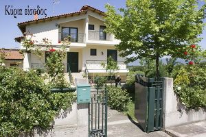 Πωλείται όμορφη μεζονέτα στο Δροσάτο Κιλκίς με υπέροχη θέα στη λίμνη Δοϊράνη