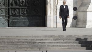 Κορωνοϊός: Μια συναυλία-προσευχή από τον Αντρέα Μποτσέλι στο άδειο Ντουόμο (vid)