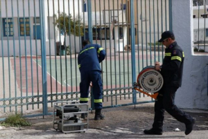 Σαντορίνη: Σοβαρό επεισόδιο με χρυσαυγίτες στην μαθητική παρέλαση