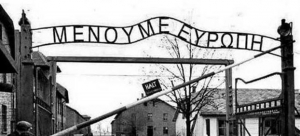 Άγριο επεισόδιο μεταξύ Καμμένου-Χρυσοβελώνης στα σκαλιά της Βουλής