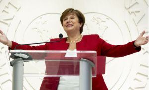 Στη δίνη του κυκλώνα η γενική διευθύντρια του ΔΝΤ – Άλλαξε στοιχεία υπέρ της Κίνας