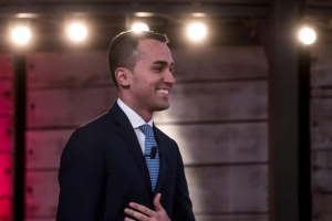 Ιταλία - Λουίτζι Ντι Μάιο: «Αρχίζει νέα περίοδος αβασίλευτης Δημοκρατίας»