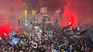 Νάπολη: Ένας νεκρός και επτά τραυματίες στους νυχτερινούς εορτασμούς του πρωταθλήματος