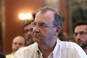 Στρατούλης: Προανήγγειλε τη δημιουργία «ενιαίου αντιμνημονιακού μετώπου»