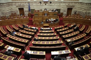 Στη Βουλή δικογραφίες για νυν και τέως υπουργούς και βουλευτές