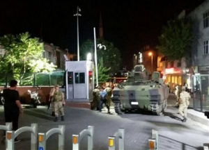 Νύχτα θρίλερ στην Τουρκία - Ο λαός στους δρόμους ενάντια στο πραξικόπημα - Διάγγελμα Ερντογάν από το αεροδρόμιο της Κωνσταντινούπολης - Μακελειό στο Κοινοβούλιο(συνεχής ενημέρωση)