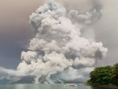 Ηφαίστειο Ρουάνγκ στην Ινδονησία: Εκτοξεύθηκε τέφρα σε ύψος πέντε χλμ (ΦΩΤΟΓΡΑΦΙΕΣ – ΒΙΝΤΕΟ)
