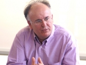 Στα μεγάλα κόμματα οι ηγέτες του φεύγουν, αυτά όμως παραμένουν