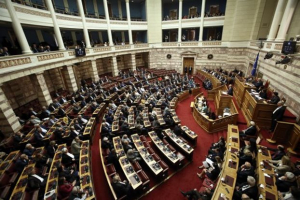 Στην Ολομέλεια της Βουλής το νομοσχέδιο για την υιοθεσία και αναδοχή