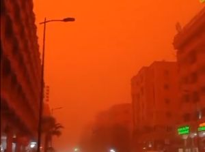 Μαρακές: Ο ουρανός «βάφτηκε» πορτοκαλί από… αμμοθύελλα – Δείτε βίντεο
