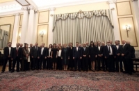 Public Issue: Δυσαρεστημένοι οι πολίτες από κυβέρνηση και αντιπολίτευση