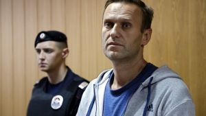 Ρωσία: Εξουθενωμένος και φανερά αδυνατισμένος ο Αλεξέι Ναβάλνι μετά την απεργία πείνας