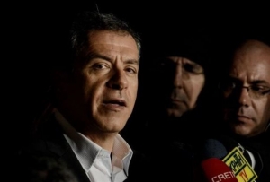 Θεοδωράκης: Εναλλακτικές λύσεις με κεντρώα προοδευτική κατεύθυνση