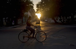 ΗΠΑ: Πρώτα βήματα για την άρση του εμπάργκο στην Κούβα