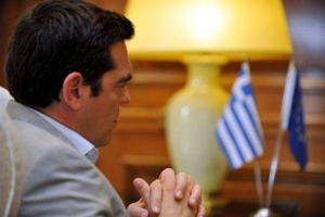 Αποκλείει η κυβέρνηση νέα μείωση σε συντάξεις και μισθούς