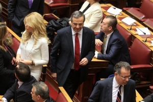 Οι αντιδράσεις ΝΔ και ΠΑΣΟΚ στο νομοσχέδιο για την ανθρωπιστική κρίση