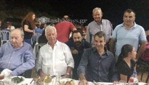 Παραδοσιακό τραπέζι στα Χανιά για Κωνσταντίνο και Κυριάκο Μητσοτάκη