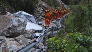Σεισμός στην Κίνα: Στους 74 οι νεκροί από τα φονικά 6,6 Ρίχτερ