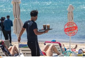 Τουρισμός: «Καταγγελίες για τις συνθήκες εργασίας και διαμονής, ενώ η σεζόν στη Βόρεια Ελλάδα μόλις ξεκίνησε»