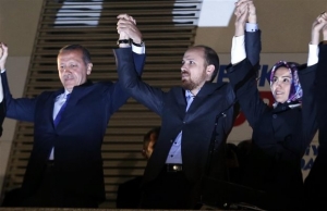 Σε αναζήτηση... βουλευτικής ασυλίας τα τέκνα Ερντογάν