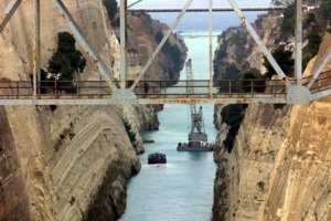 Νεαρός βρέθηκε νεκρός στη διώρυγα της Κορίνθου