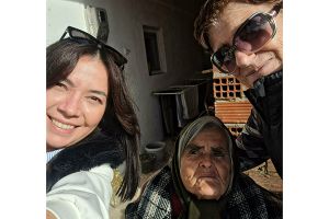 Δώρα στους εξυπηρετούμενους της Πικρολίμνης από τους εργαζόμενους της τοπικής δομής ‘’Βοήθεια στο Σπίτι’’