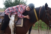 ΒηματίΖΟΥΜΕ καλλιεργώντας τροφή για άλογα  Η δική μας συμμετοχή  στην Θεραπευτική Ιππασία