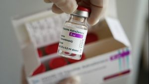 Iταλία- Εγκύκλιος Υπουργείου Υγείας: “Κατά προτίμηση για άτομα πάνω από 60 ετών η χρήση του εμβολίου AstraZeneca”