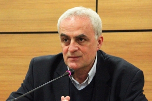 Ο Οδ. Βουδούρης καταγγέλλει: Πιέσεις για απευθείας αναθέσεις έργων στο προσφυγικό -Τεράστια εργολαβικά κέρδη