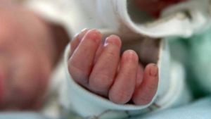 Μεταφορά βρέφους 4 μηνών με κάταγμα στο κεφάλι και εγκεφαλική αιμορραγία από την Ξάνθη στη Θεσσαλονίκη