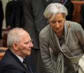 Πιέσεις από παντού για μεγάλη στροφή