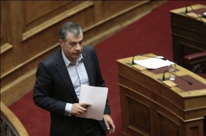 Θεοδωράκης: Κράτος και εκκλησία δεν έχουν θέση στις κρεβατοκάμαρες