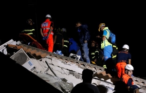 Δύο νεκροί και 39 τραυματίες από τον σεισμό ανοικτά της Νάπολης