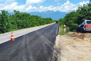 Εργασίες ασφαλτόστρωσης επί της Νέας Εθνικής οδού Θεσσαλονίκη-Σερρών από συνεργεία της Υποδιεύθυνσης Τεχνικών Έργων της ΠΕ Κιλκίς